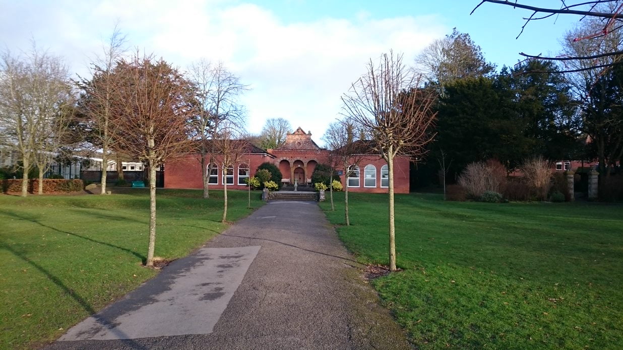 Clayesmore School