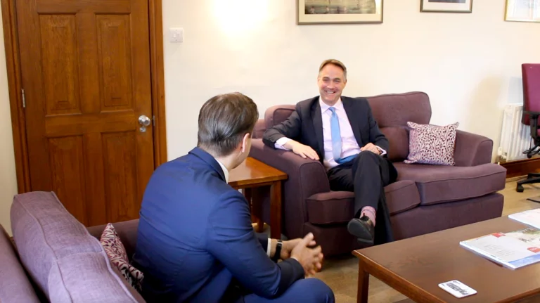 Akademis zu Besuch an einem Internat in England