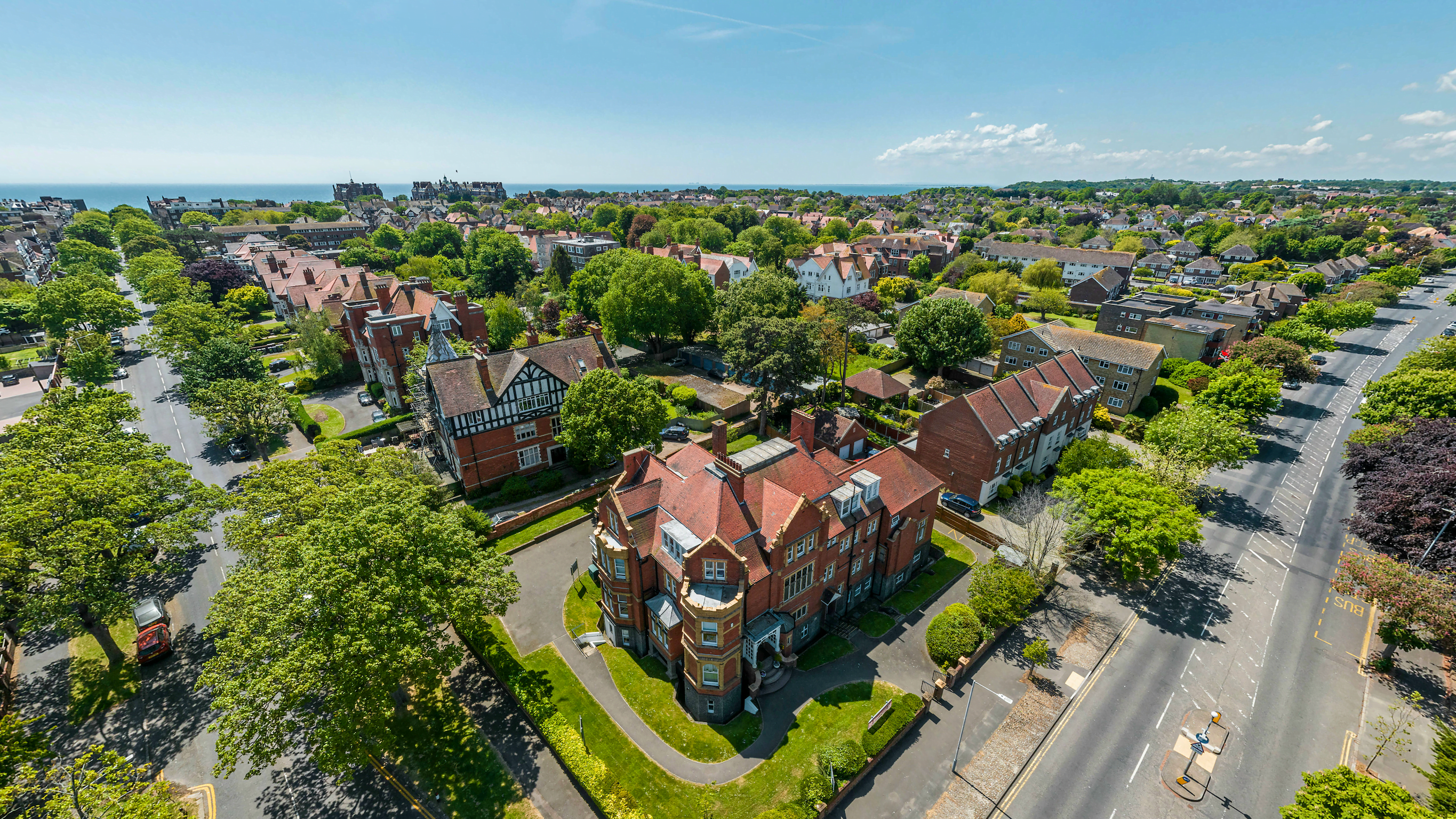 Earlscliffe College