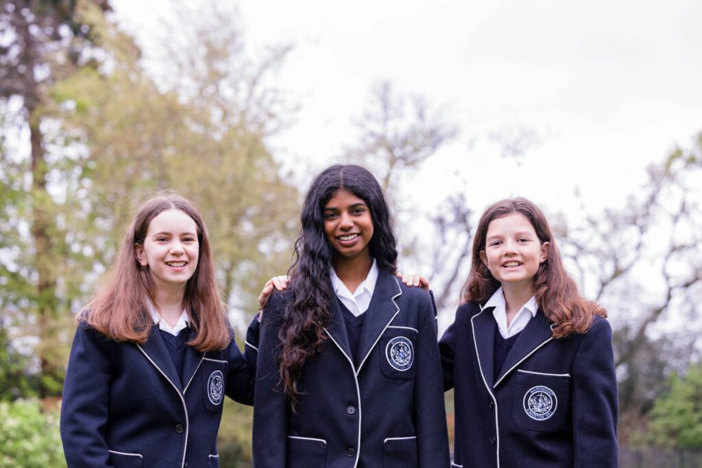 Internationale Schulen Marymount International School London ist ein Internat für Mädchen in England, das eine vielfältige internationale Gemeinschaft bietet, in der Schülerinnen aus verschiedenen Kulturen zusammen lernen und wachsen.
